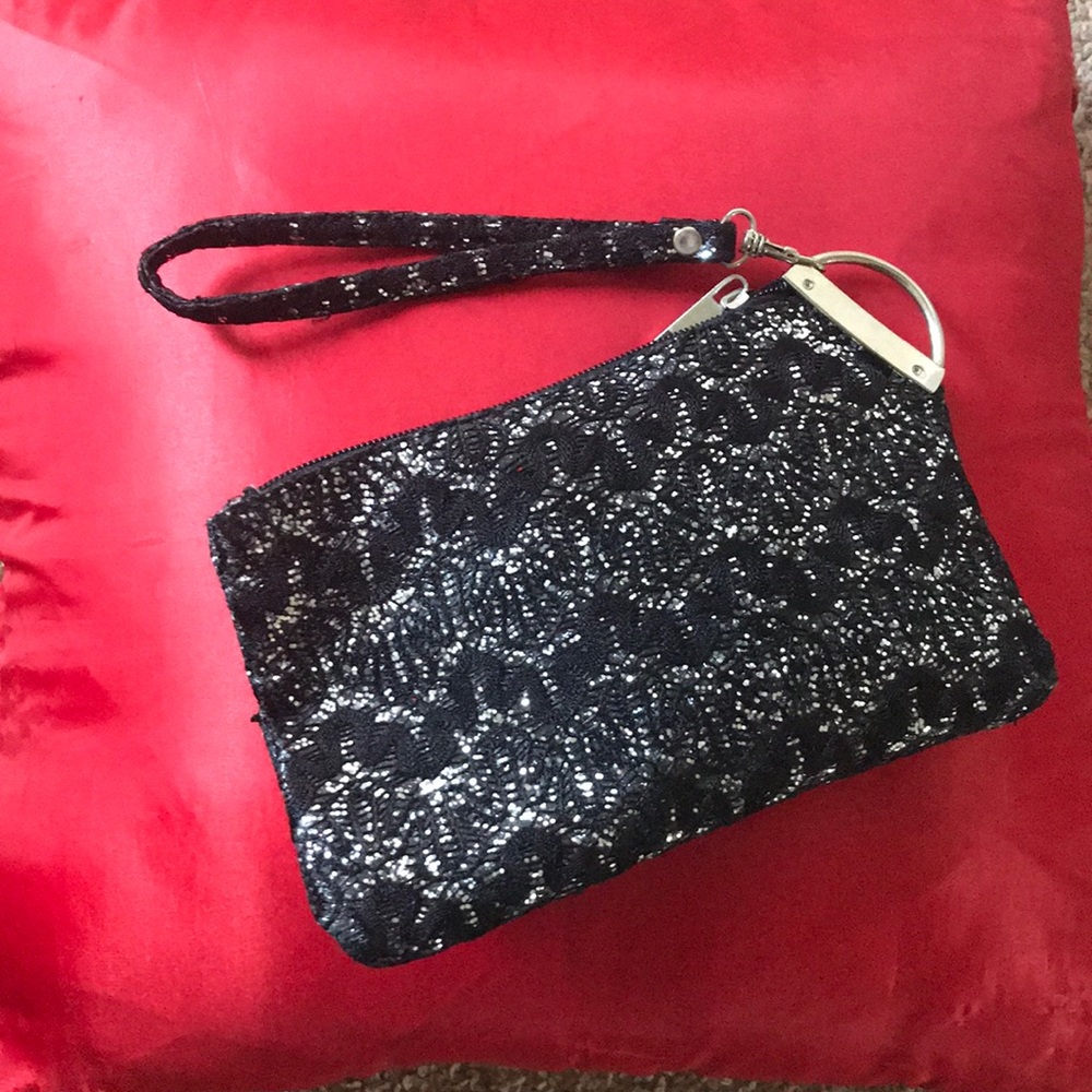 Black and silver glitter wristle